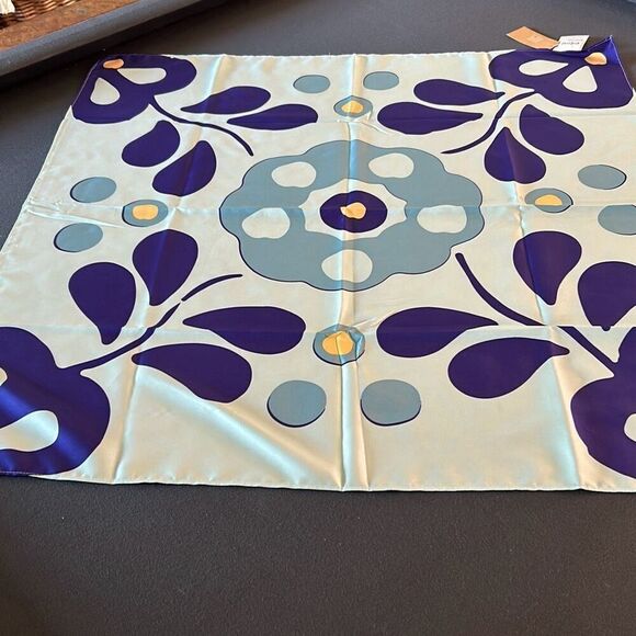 NWT Blue Scarf - Picture 1 of 5